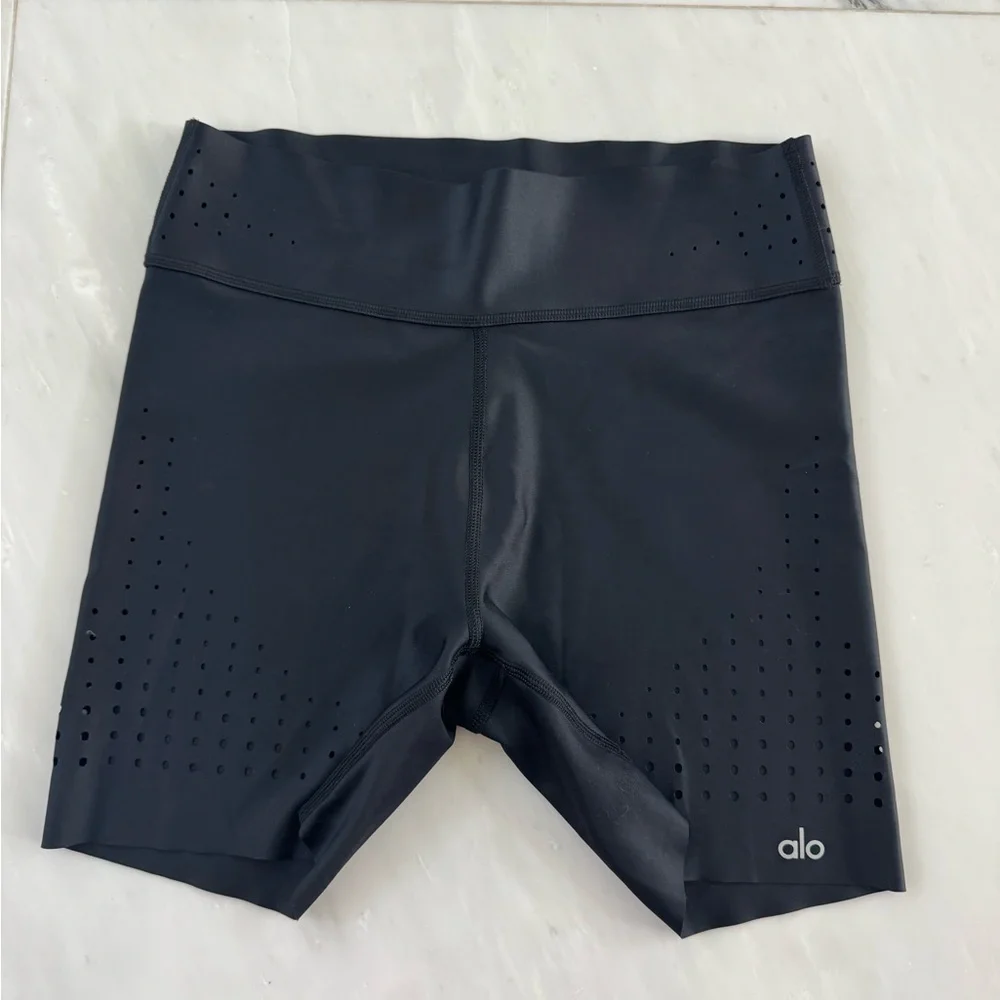 Alo Yoga Airlift high waist laser cut speedy shorts